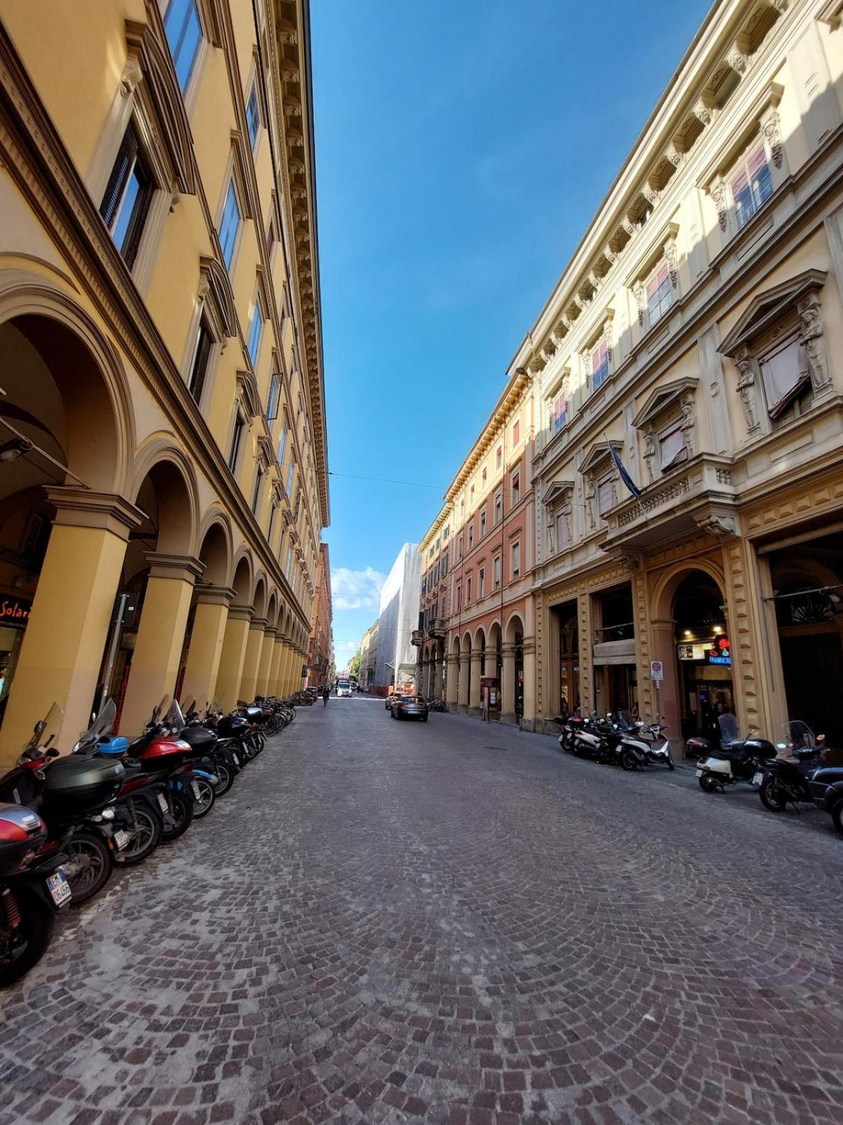 Апартаменты Monolocale Sui Tetti Di Bologna - Via Indipendenza Экстерьер фото